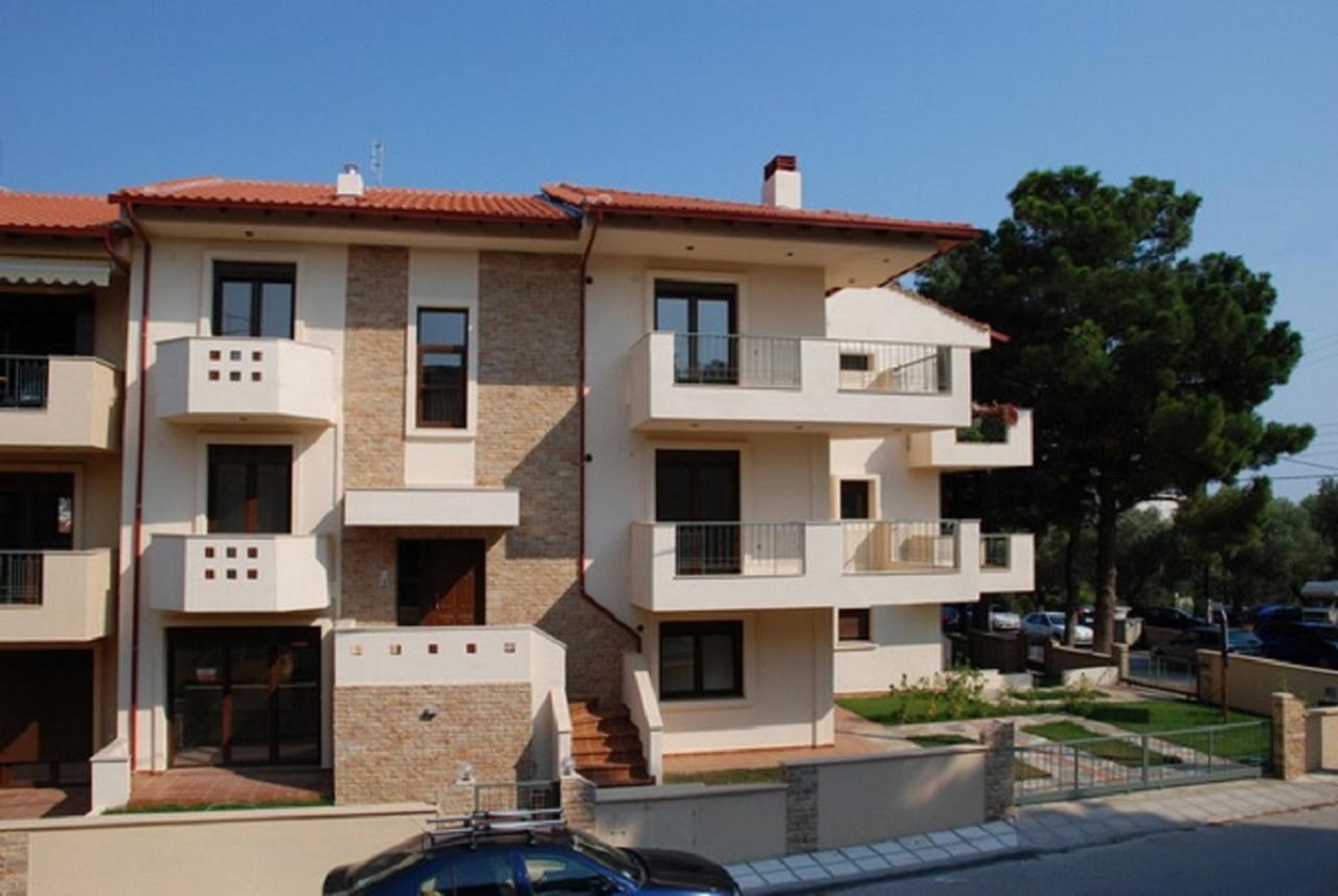 Alexandros Maisonettes & Apartments Nea Moudhania Exteriör bild
